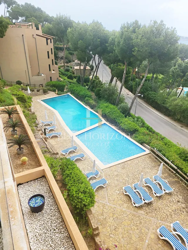 Apartamento luminoso con vistas al mar, terraza, parking y e - foto 4