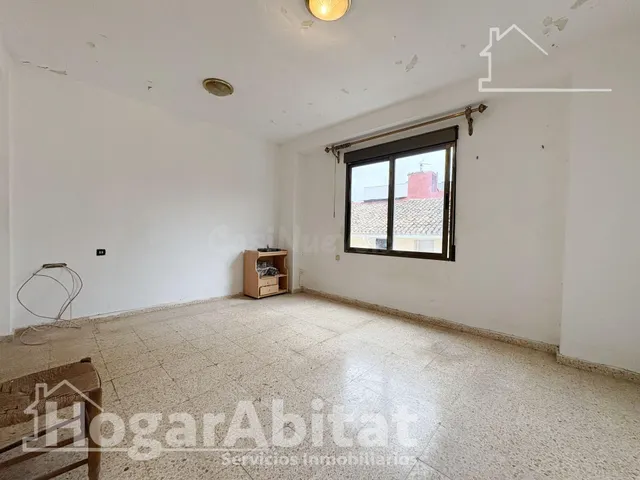 AMPLIA CASA PARA REFORMAR CON GARAJE Y TERRAZA EN EL CENTRO — 5