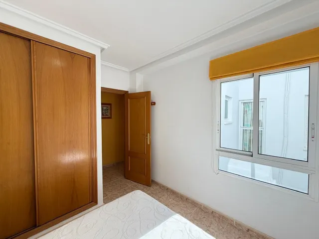 Ático con vistas al mar en av. de las habaneras con vistas al mar. 2 dorm. 1 baño. superficie de 79 m2. — 20