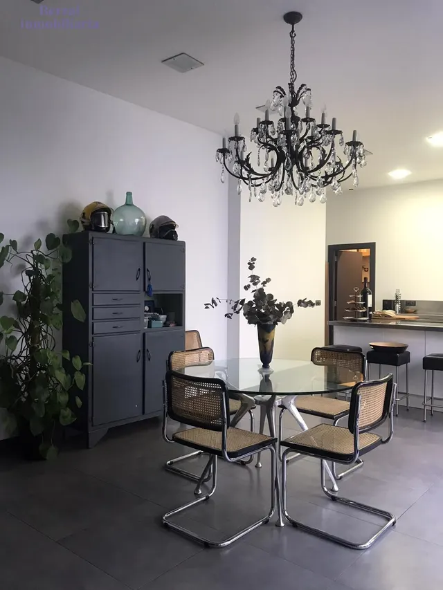Vivienda SINGULAR en el centro de Logroño.Planta baja, más dos. Terraza de sesenta metros y jardin con pozo. — 23