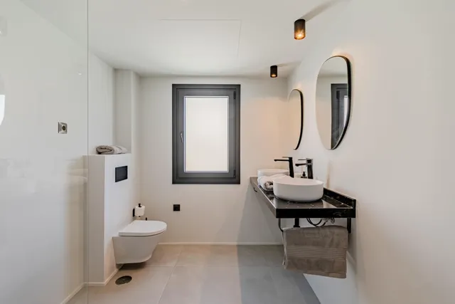 Exclusividad, diseño y privacidad en una de las mejores zonas residenciales de Sevilla — 45
