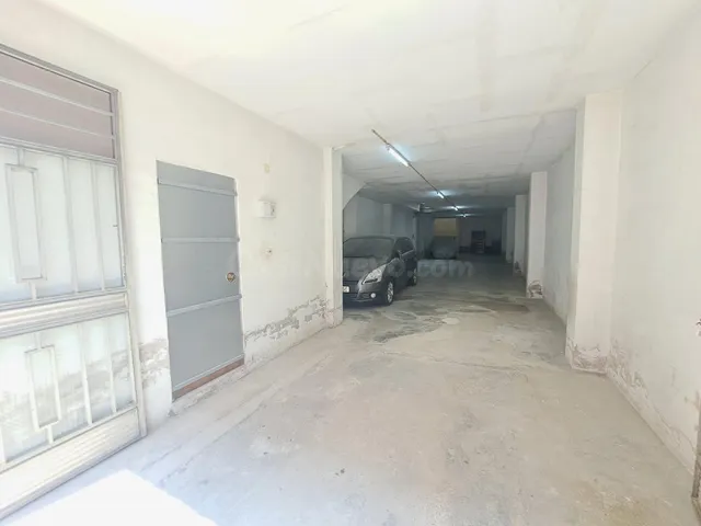 Amplio local en venta en Alzira