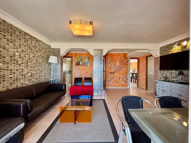 Apartamento en primera línea de playa de Gandia en residencial con piscina comunitaria, garaje y trastero. — 12