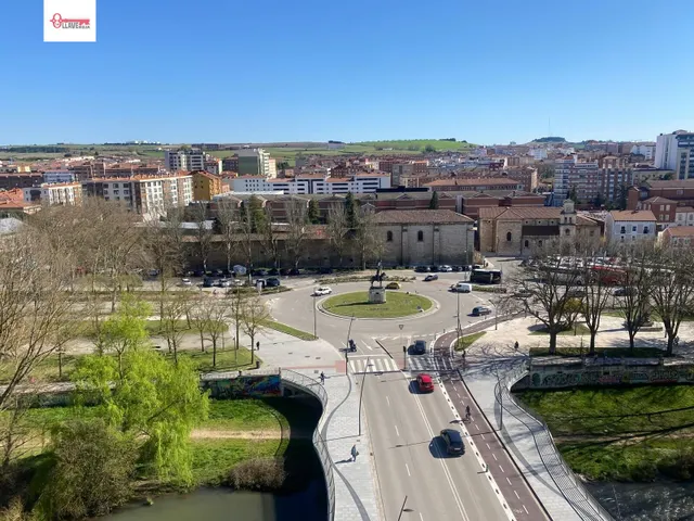 En Burgos. Avda. Arlanzón. Espectacular piso de cuatro dormitorios. Orientación sur — 2