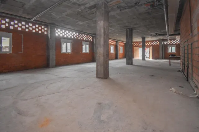 ESPACIOSO LOCAL DE 162 M2 EN LA BARCALA — 17