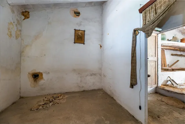 ADOSADO CON PATIO EN EL CENTRO DE LLUCMAJOR PARA REFORMAR — 30