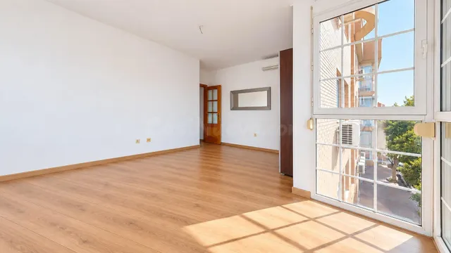 Oportunidad Única en Villablanca: Piso de Tres Dormitorios c - foto 4