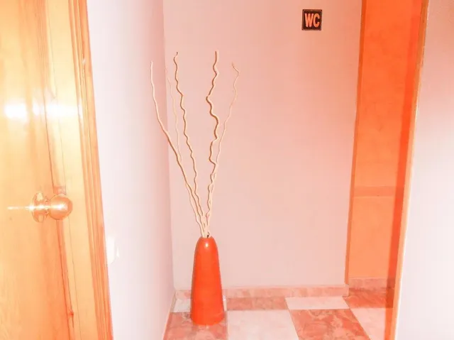 LOCAL COMPUESTO POR P. BAJA Y P. ALTILLO CON ACCESO INDEPENDIENTE (CAN ORIAC - SABADELL) — 28