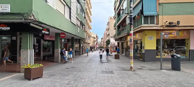 PISO 3 habitaciones EN EL CENTRO DE BENIDORM CON TERRAZA — 19