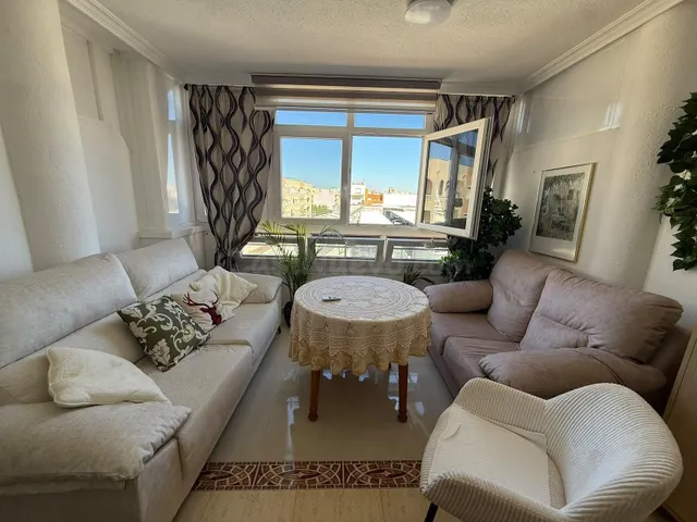 Piso impecable zona Mercadona con garaje y trastero - foto 3