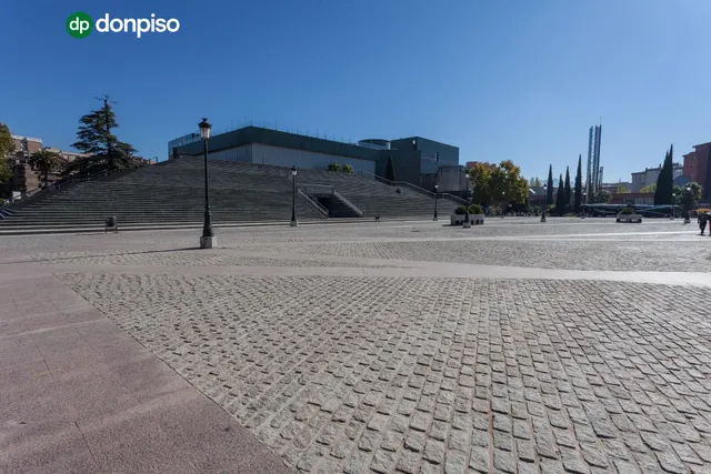Local comercial en venta en calle agustina de aragón — 26