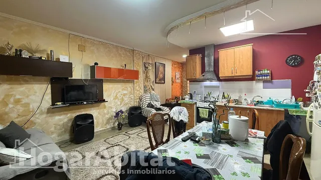Amplia y luminosa casa con terraza y garaje — 28