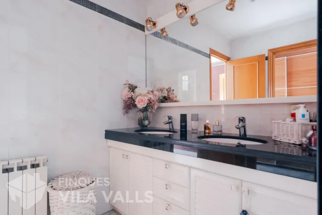 Casa con terraza, jardín y amplios espacios — 31