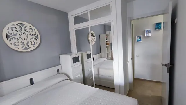 Apartamento reformado con piscinas comunitarias en Benalmádena — 10