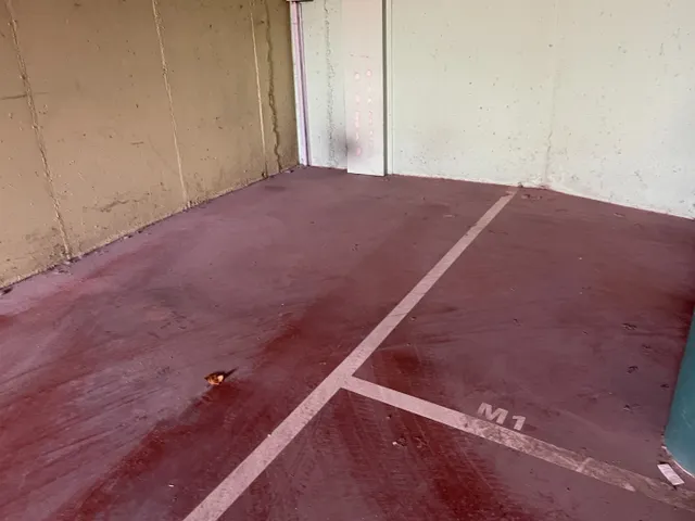 Parking de moto en alquiler — 2