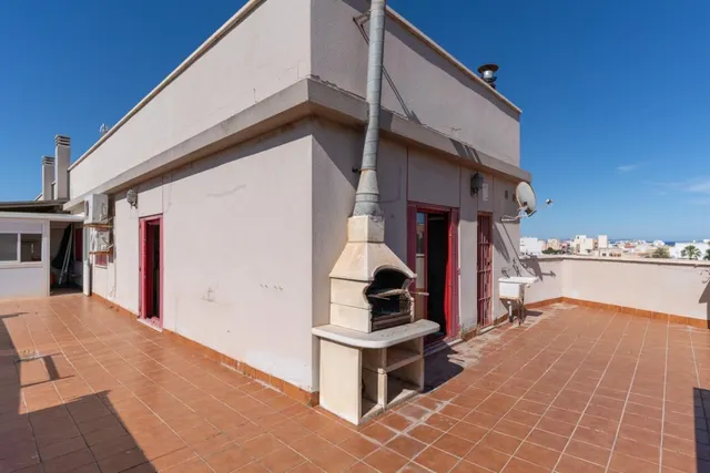Espectacular Ático en el Corazón de Roquetas de Mar por €143,000 — 21