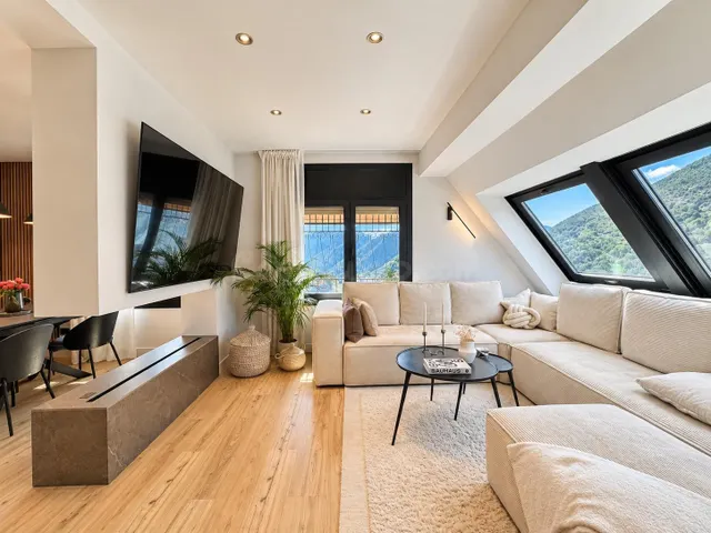 Exclusivo ático dúplex totalmente reformado y listo para ent - foto 2