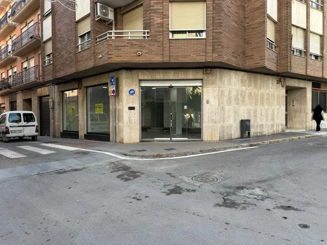 Local comercial en Alquiler en Lliria — 4