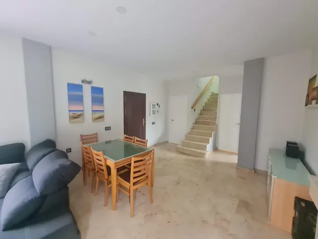 CHALET INDEPENDIENDIENTE EN PARCELA DE 1.450 M2, PISCINA Y AMPLIAS ZONAS EXTERIORES — 11