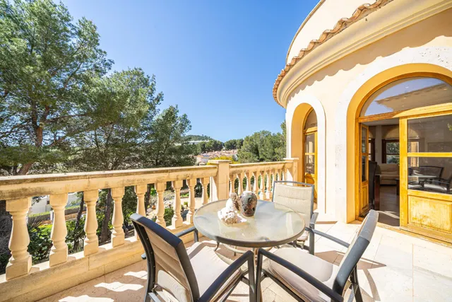 Chalet unifamiliar de 5 dormitorios y 5 baños, con piscina, garaje, ascensor y apartamento de invitados en Peguera (Calvià) — 20