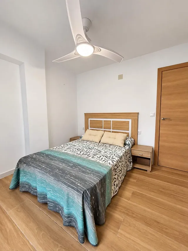 Oportunidad Única en Primera Línea de Playa Lisa: Encantador Apartamento Reformado — 4