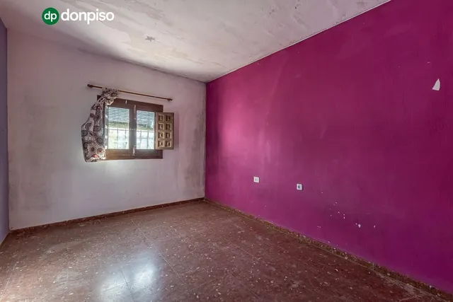 Cortijo con casa de 117 m2 y terreno de 2.312 m2 en Santa Fe — 13