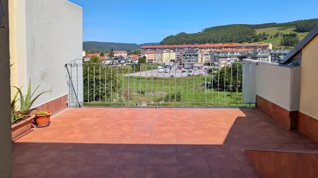 UN DÚPLEX PARA DISFRUTAR DE RENEDO, CON TERRAZA, GARAJE Y TR - foto 2