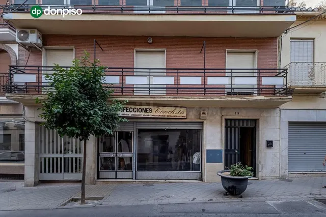 Piso de gran tamaño con múltiples posibilidades en  Peligros — 2