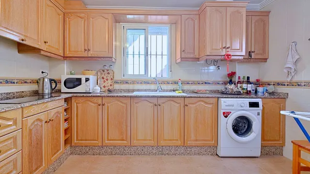 VILLA DE 4 DORMITORIOS 2 BAÑOS EN ORIHUELA COSTA (ROYAL PARK) — 14