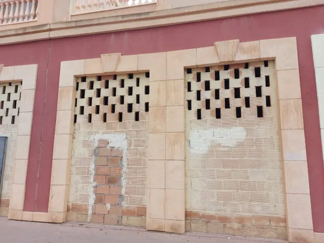 LOCALES COMERCIALES EN ALQUILER EN RESIDENCIAL PORTOFINO EN ALMERIMAR — 6