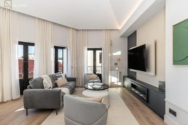 Ático Exclusivo en Calle San Agustín, Barrio de Cortes — 4