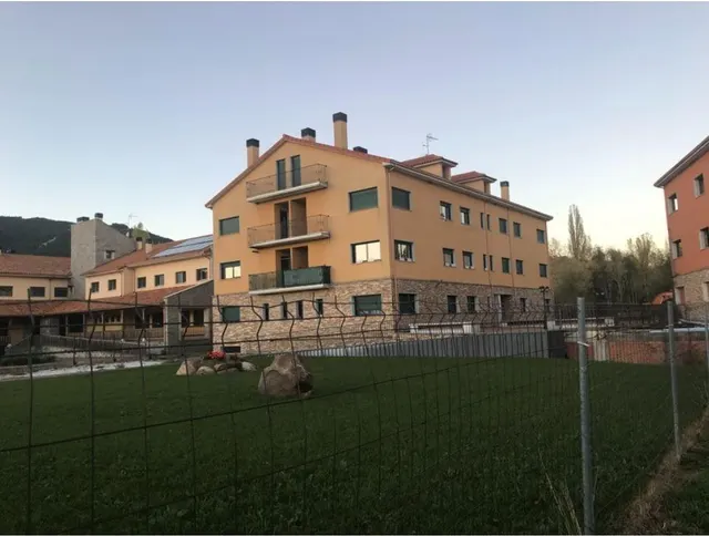 EDIFICIO EN construcción EN BOÑAR — 7