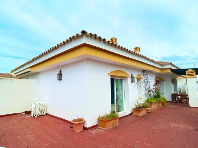 Exclusivo Ático con Gran Terraza en La Dama de Noche – Excel - foto 2