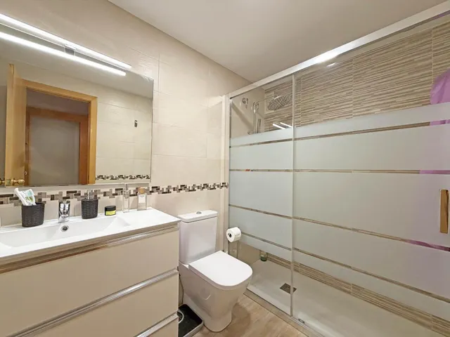 Ático con amplio balcón, vistas despejadas y plaza de parking en vallehermoso — 18