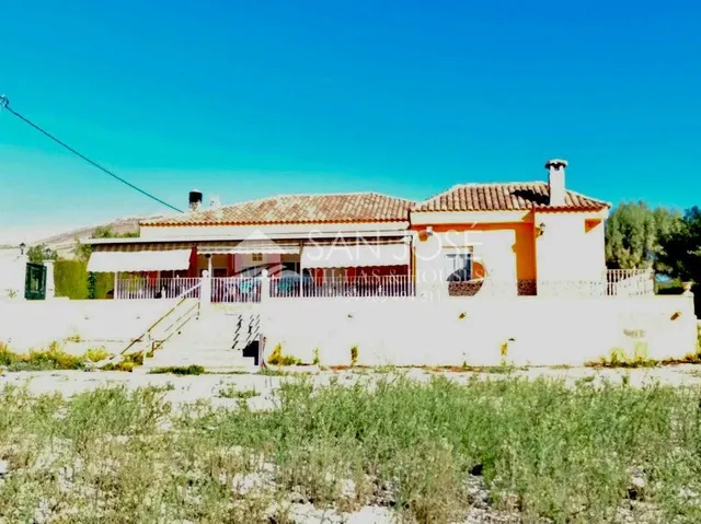 INMOBILIARIA SAN JOSE VENDE ESTUPENDO CHOLLO DE  CHALET EN POZOBLANCO-MONFORTE DEL CID — 45