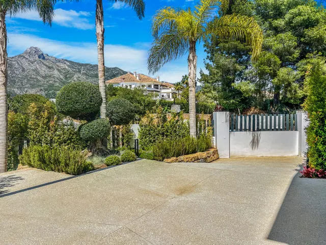 Villa 6 habitaciones 647m² en venta - Las Lomas de Río Verde — 40