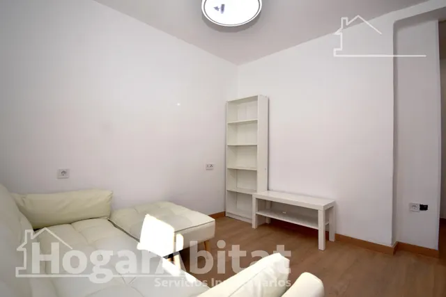 Acogedor, reformado y exterior, con balcón y ascensor, todo amueblado y cerca del ayuntamiento — 17