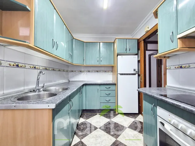 PISO EN VENTA EN VÉLEZ-MÁLAGA - foto 2