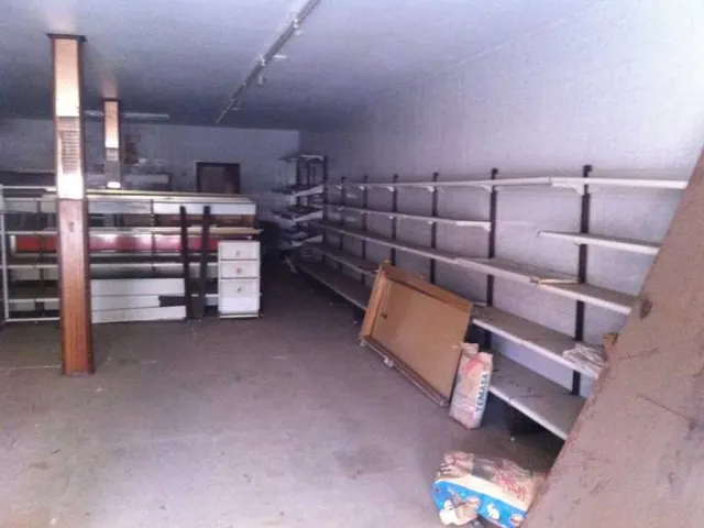LOCAL COMERCIAL EN ZONA DE PASO POR SOLO 32.000€ — 3