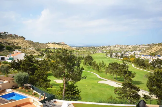 VILLA EN CAMPO DE GOLF