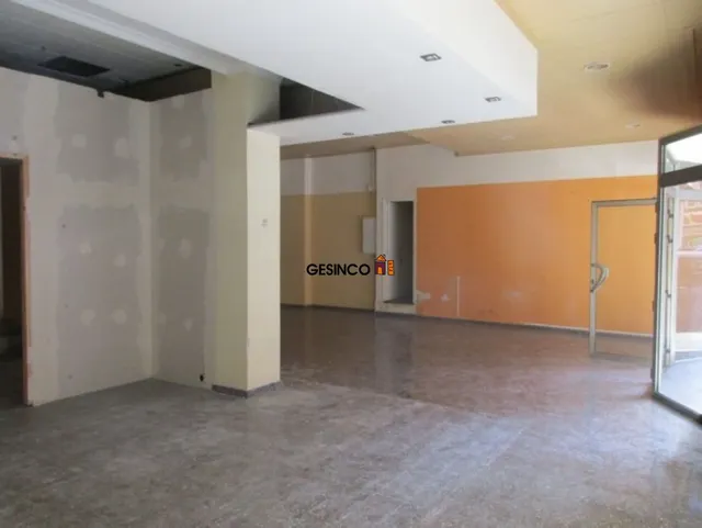 LOCAL COMERCIAL EN ALQUILER — 4