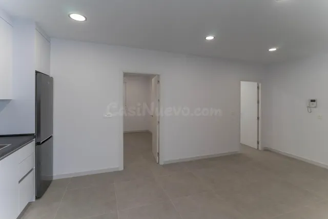 Apartamento en zona céntrica con plaza de parking y amplia t - foto 4