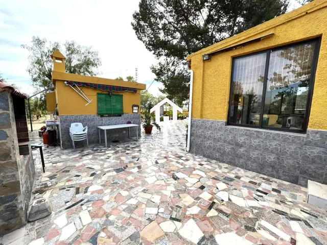 Casa adosada independiente en venta en el Rebolledo, elche. 3000m2 de parcela y 120 m2 de vivienda — 34