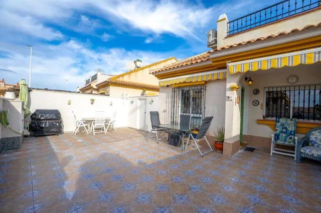 Encantadora Casa Adosada con Terraza Soleada en La Zenia — 5