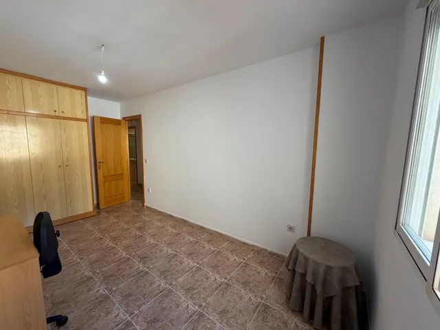 Piso amplio y muy luminoso con ascensor y comunidad incluidos – 800 €/mes (posibilidad de plaza de garaje en el mismo edificio por 50€ mas al mes) — 21