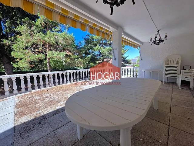 Exclusivo Chalet en Hervencias, Ávila - Un Oasis de Espacio y Tranquilidad — 7
