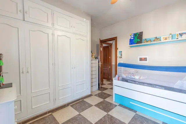 Casa en Armilla con terraza, patio y amplia cochera — 21