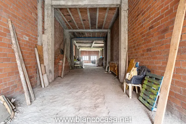 Local Comercial muy bien situado - foto 5