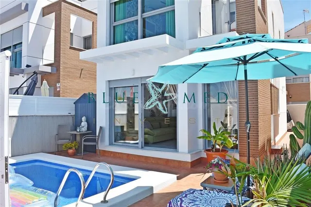 CHALET EXCLUSIVO CON PISCINA PRIVADA Y VISTAS AL MAR EN MAR  - foto 2