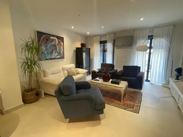Exclusiva vivienda de lujo en el corazón de Dos Hermanas – - foto 3